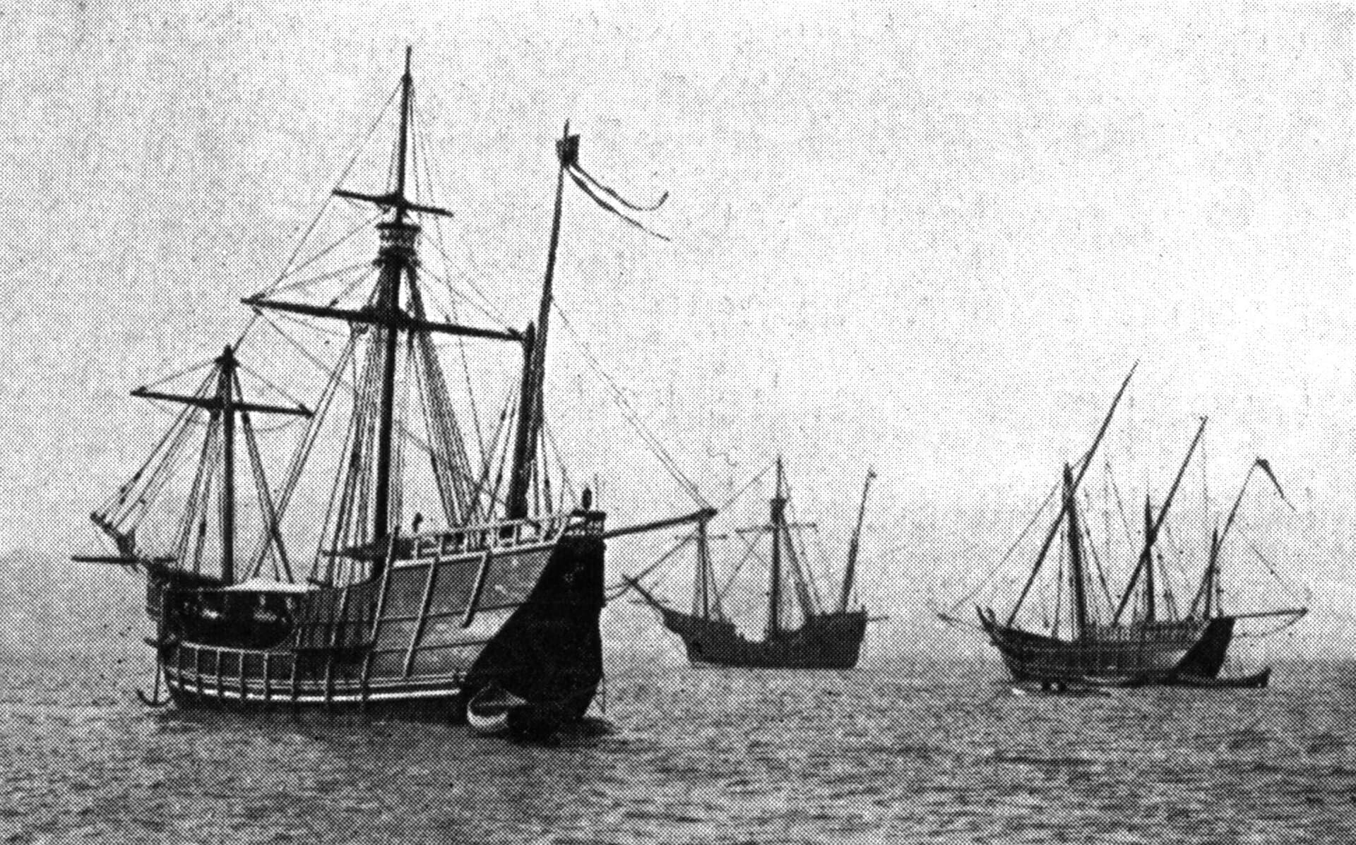 Replica ships of the Niña, Pinta, and Santa María under sail